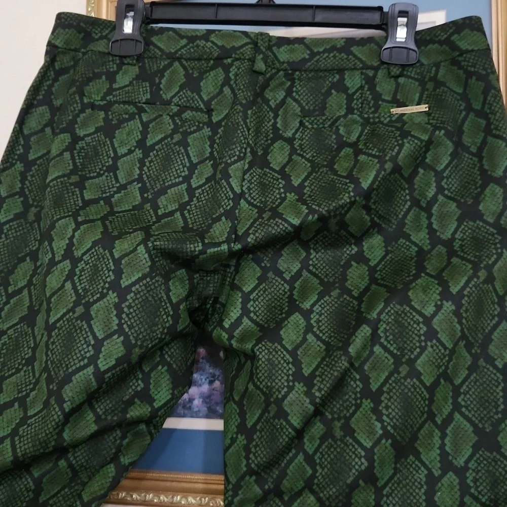 MICHAEL Kors Green Cropped Ankle Pants Snakeskin Dressy Career Office 10 Large - Picture 9 of 10